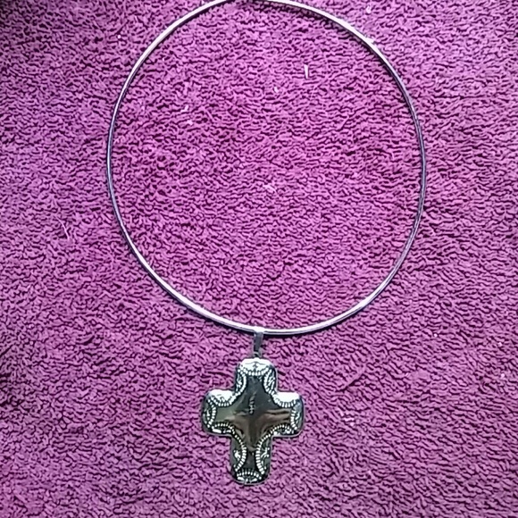 Jewelry - Silver choker with cross